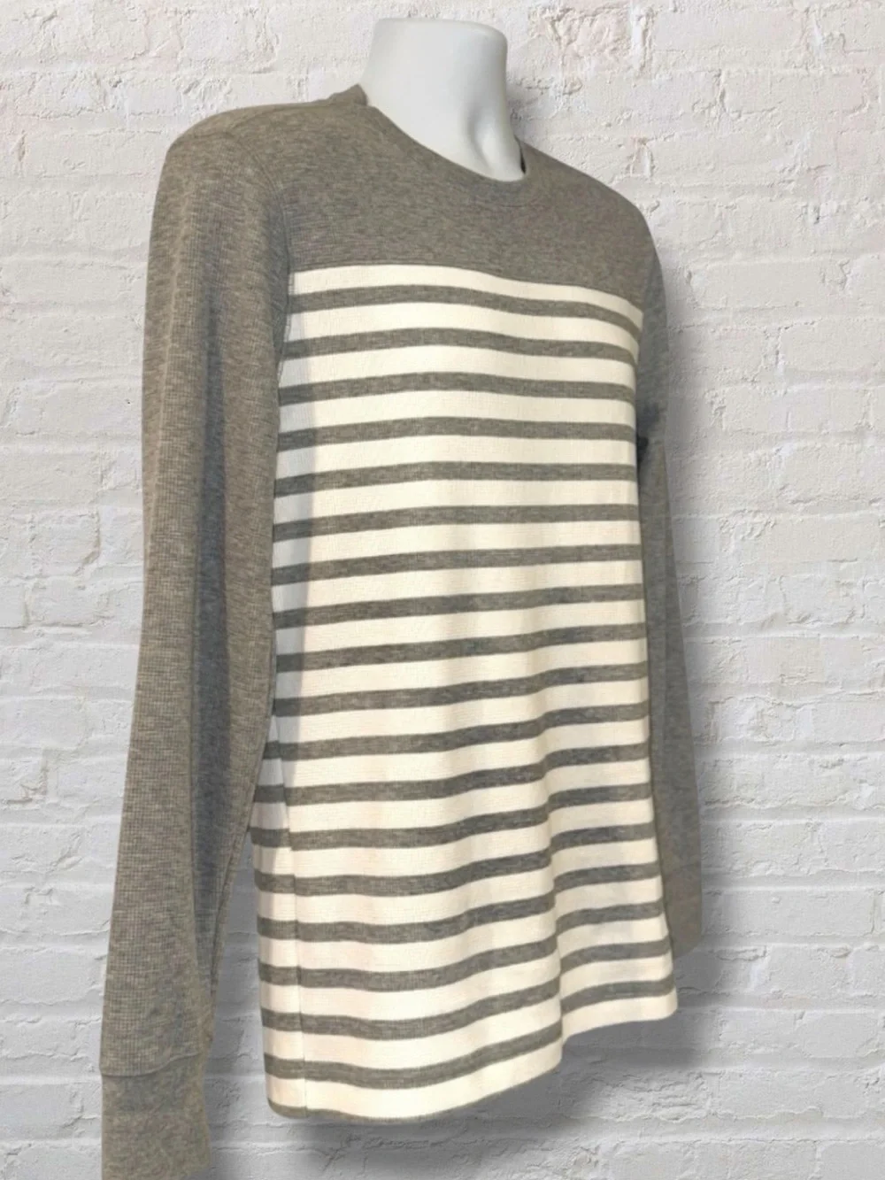 Banana Republic Men’s Pullover Long Sleeve Stripe Crewneck Gray White NWT Size M
